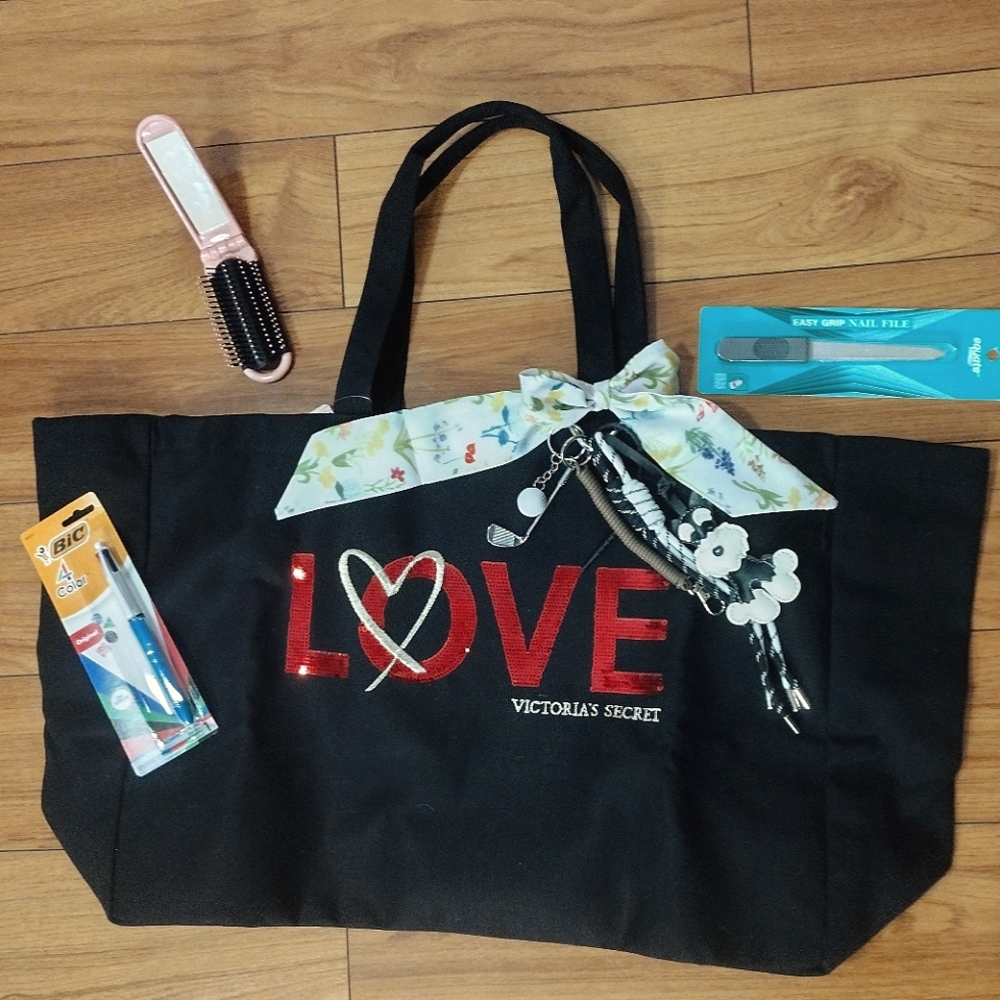 Victoria Secret Love tote& NEW Keychain,set...